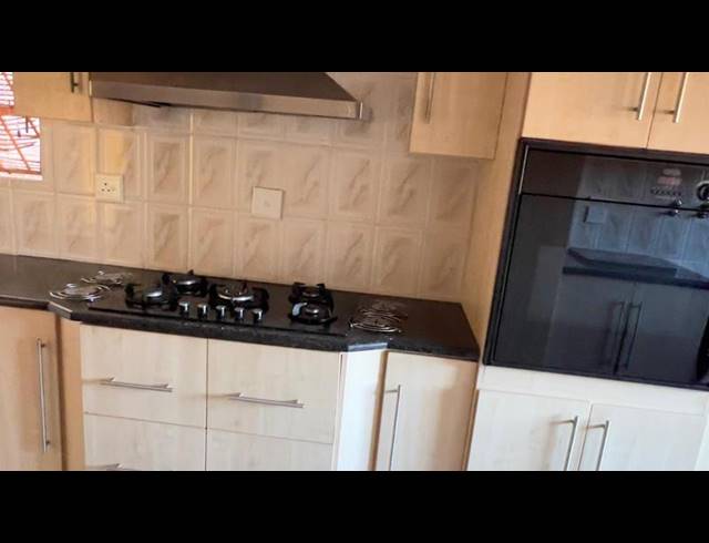 5 BEDROOM PROPERTY TO RENT IN THE ORCHARDS